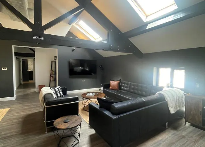 The Turret, Central Apartment